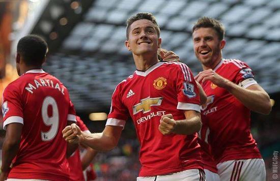 仅展示了她 仅展示了她